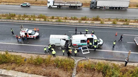 Aksaray'da trafik kazasında 4 kişi hayatını kaybetti.