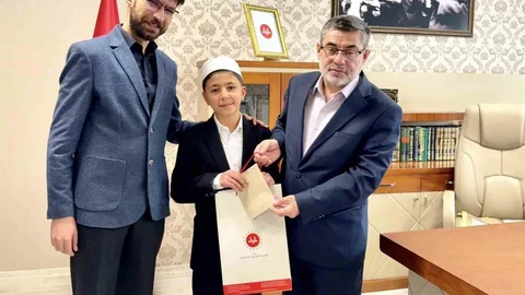 İpekyolu'nda 90 günde hafızlık tamamlandı