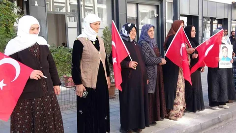 Van'da evlat nöbeti 110. haftasına girdi