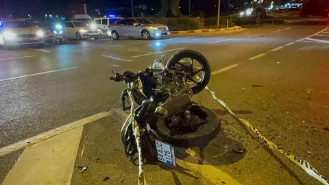 Bilecik'te motosiklet midibüsle çarpıştı, sürücü hayatını kaybetti.