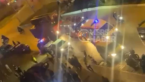 Mersin'de Otomobil Yayaya Çarptı, Genç Kız Ağır Yaralandı.