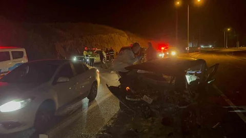 Yozgat'ta otomobil aydınlatma direğine çarptı, sürücü yaşamını yitirdi