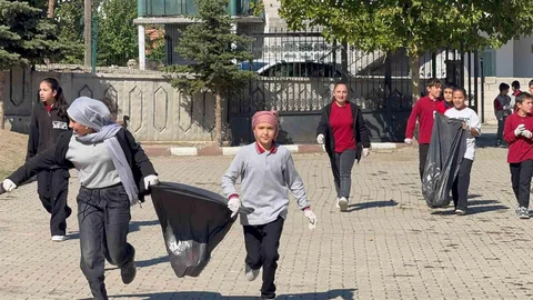 Yozgat'ta miniklerin çevre duyarlılığı örnek oldu