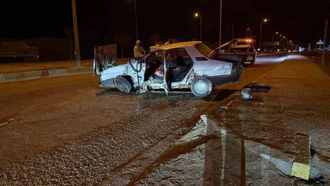 Konya'da Tır ile Otomobil Çarpıştı