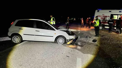 Osmaneli'nde kafa kafaya çarpışma sonucu 4 kişi yaralandı