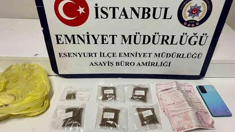 Esenyurt'ta uyuşturucu ticareti yapan 3 kişi yakalandı