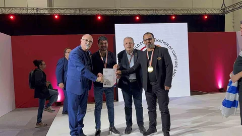 Türk kuaför İngiltere’de dünya sahnesinde