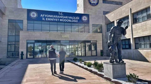 Afyonkarahisar'da uyuşturucu ticareti suçundan aranan bir kişi yakalandı
