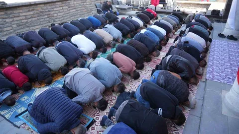 Muş'ta Tarihi Cami Yeniden İbadete Açıldı