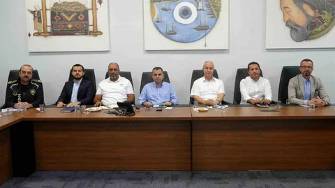 Antalya'da Atatürk Caddesi yenileniyor