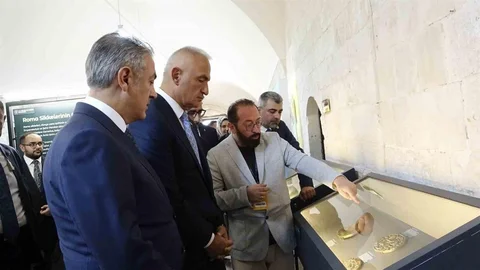 Mardin'de Kültür ve Turizm Bakanı Ersoy'dan sanat ziyareti