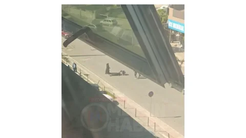 Mersin Adliyesi Civarında Taşlı Kavga: Kadın Yere Yığıldı