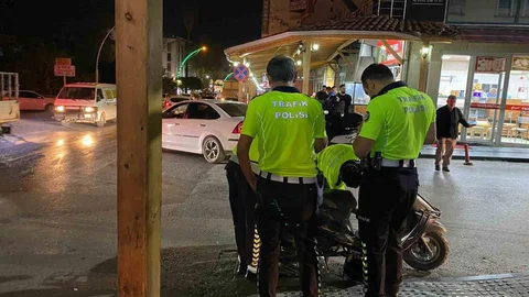 Serik'te motosiklet kazası: Sürücü ağır yaralandı