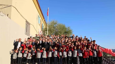 Siirt'te Şehitler Kütüphanesi hizmete girdi