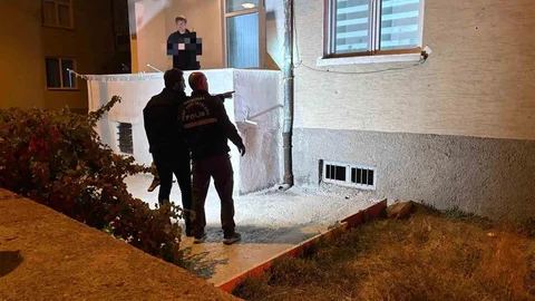 Kayseri'de ev kurşunlandı, kimse yaralanmadı