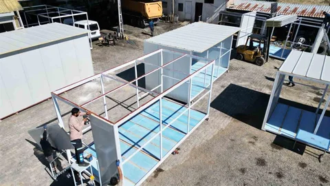 Tavas Belediyesi konteyner ve otobüs duraklarını kendisi üretiyor