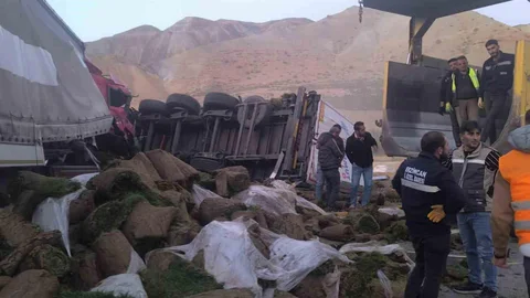 Erzincan'da tır kazası