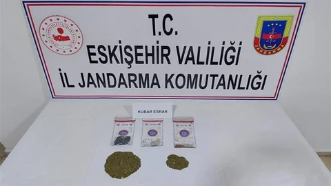 Eskişehir'de jandarma kontrolünde uyuşturucu madde bulundu