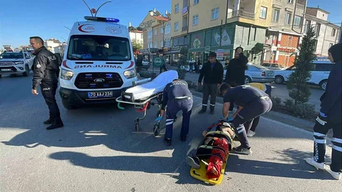 Karaman'da otomobilin çarptığı kadın hastaneye kaldırıldı