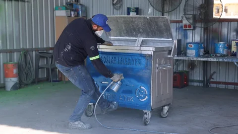 Toroslar Belediyesi Yıpranan Çöp Konteynerlerini Geri Kazanıyor