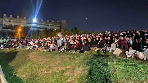 Muğla'da açık hava sinemasında üniversite öğrencileri bir araya geldi