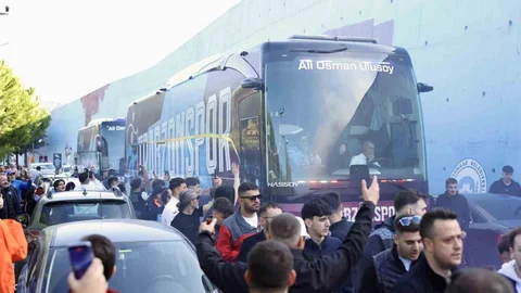 Trabzon'da Trabzonspor taraftarı takımını Rize'ye uğurladı