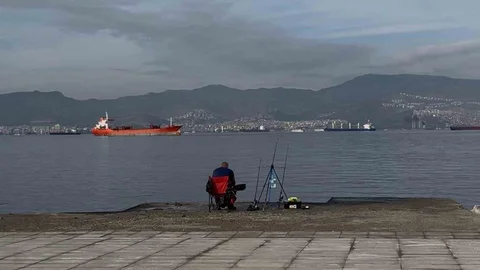 İzmir'de oltaya insan kafatası takıldı