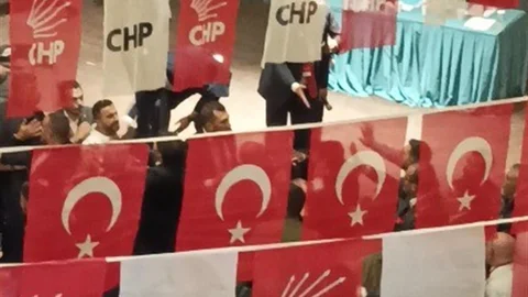 Kahramanmaraş'ta CHP İl Kongresi'nde kavga yaşandı