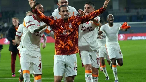 İstanbul'da Galatasaray Tarih Yazdı