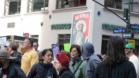 New York'ta "Krallara Hayır" protestoları yapıldı
