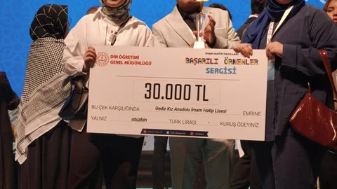 Kütahya'da İmam Hatip Okulları'ndan çifte başarı elde edildi