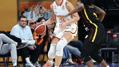 Kayseri'de Basketbol Maçı