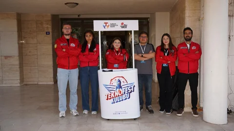 Mersin'de Üniversite Öğrencileri'ne Ozdemir Bayraktar Milli Teknoloji Burs Programı Sunumu Verildi