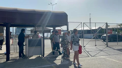 Lüks kruvaziyer 867 yolcu ve 469 mürettebatıyla Alanya’ya demirledi