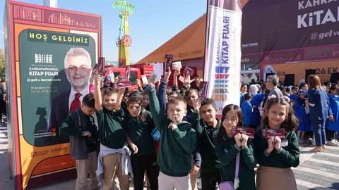 10. Uluslararası Kitap Fuarı, ilk gününde 20 bin ziyaretçi