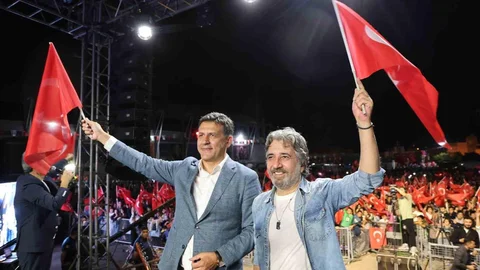 Kozan’da Ali Kınık konser verdi