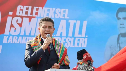 Adana'da 9. İsmet Atlı Karakucak Güreş Festivali açılışla start aldı