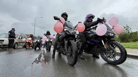 Motorları farkındalık için çalıştı: Meme kanserine karşı gaz açtılar