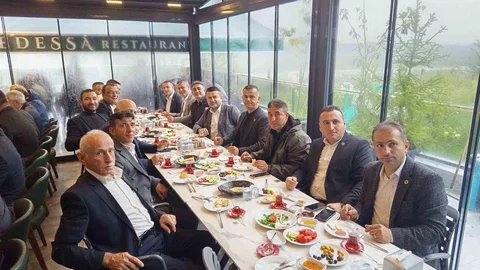 Çaycuma’da Muhtarlar Günü kutlanarak kahvaltıda bir araya geldiler