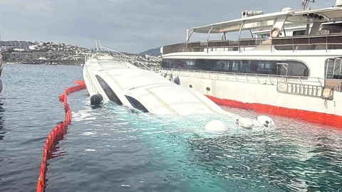 Muğla'da 40 milyon TL'lik lüks yat sulara gömüldü