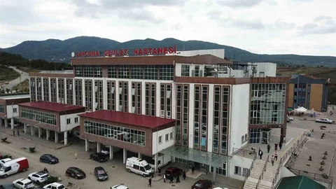 Zonguldak'ta 16 yaşındaki B.T., hamile olduğu hastanede öğrenince acil ameliyata alındı.