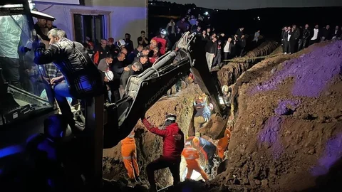 Bursa'da iki kardeş göçük altında kalarak hayatını kaybetti