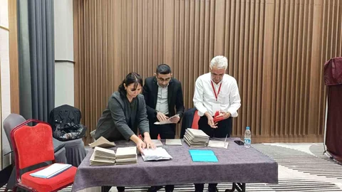 CHP'nin Afyonkarahisar İl Başkanı Hasan Karadeniz seçildi