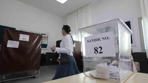 Kuzey Kıbrıs'ta Cumhurbaşkanlığı seçiminde oy verme işlemi sona erdi