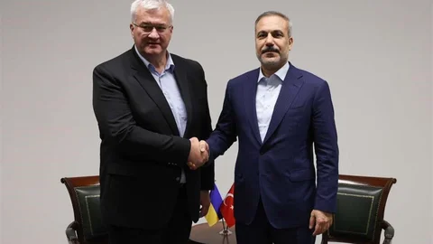 Dışişleri Bakanı Fidan, Ukrayna Dışişleri Bakanı ile bir araya geldi