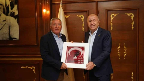 Zafer Partisi lideri Özdağ’dan Başkan Kepenek’e övgü; "Gerçekten kıskandım"