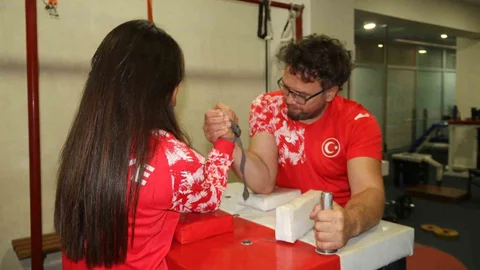 Hoca ve öğrencisinden çifte şampiyonluk