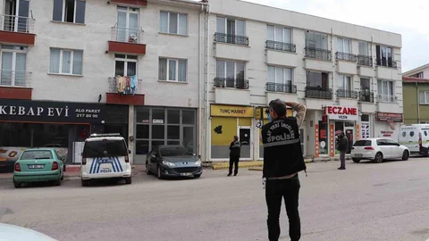 Eskişehir'de eşinin yaşadığı binaya tüfekle ateş açan şahıs tutuklandı
