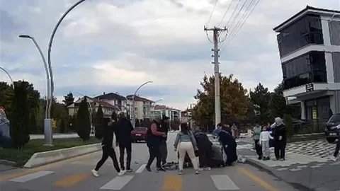 Bolu’da bir otomobil yaya geçidinde 4 yaşındaki çocuğa böyle çarptı: O anlar kamerada