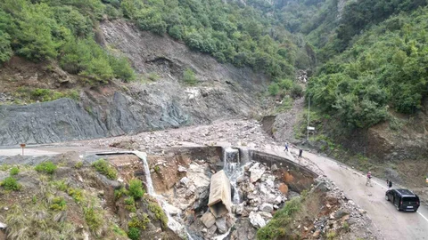 Hatay'da yoğun yağışlar yaylalarda felakete yol açtı